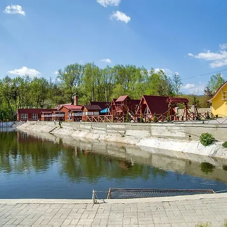 ホテル ''forest House '' будинок для відпочинку トラスコヴェッツ